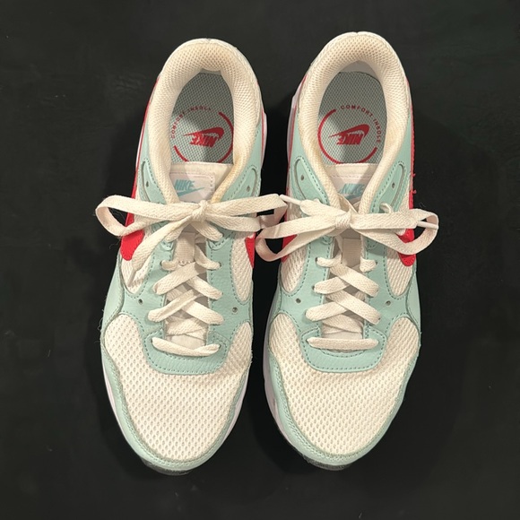 Nike Air Women’s Sneakers - Picture 2 of 3